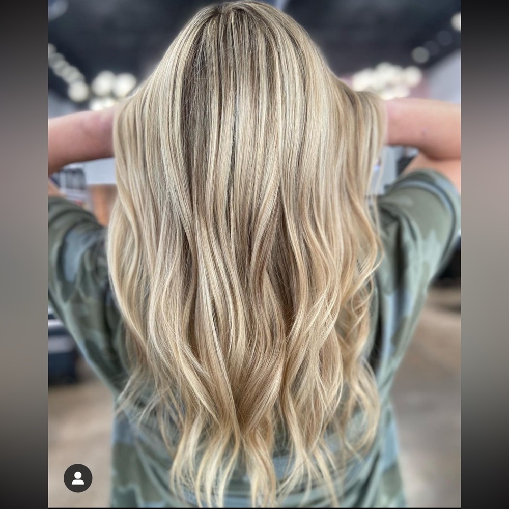 Exclusive Luxury Clip On Remy Hair Extensions 22" Blonde